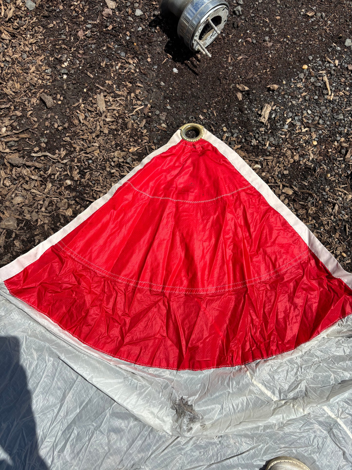 41’9” x 41’9” x 25’2” White Symmetrical Spinnaker