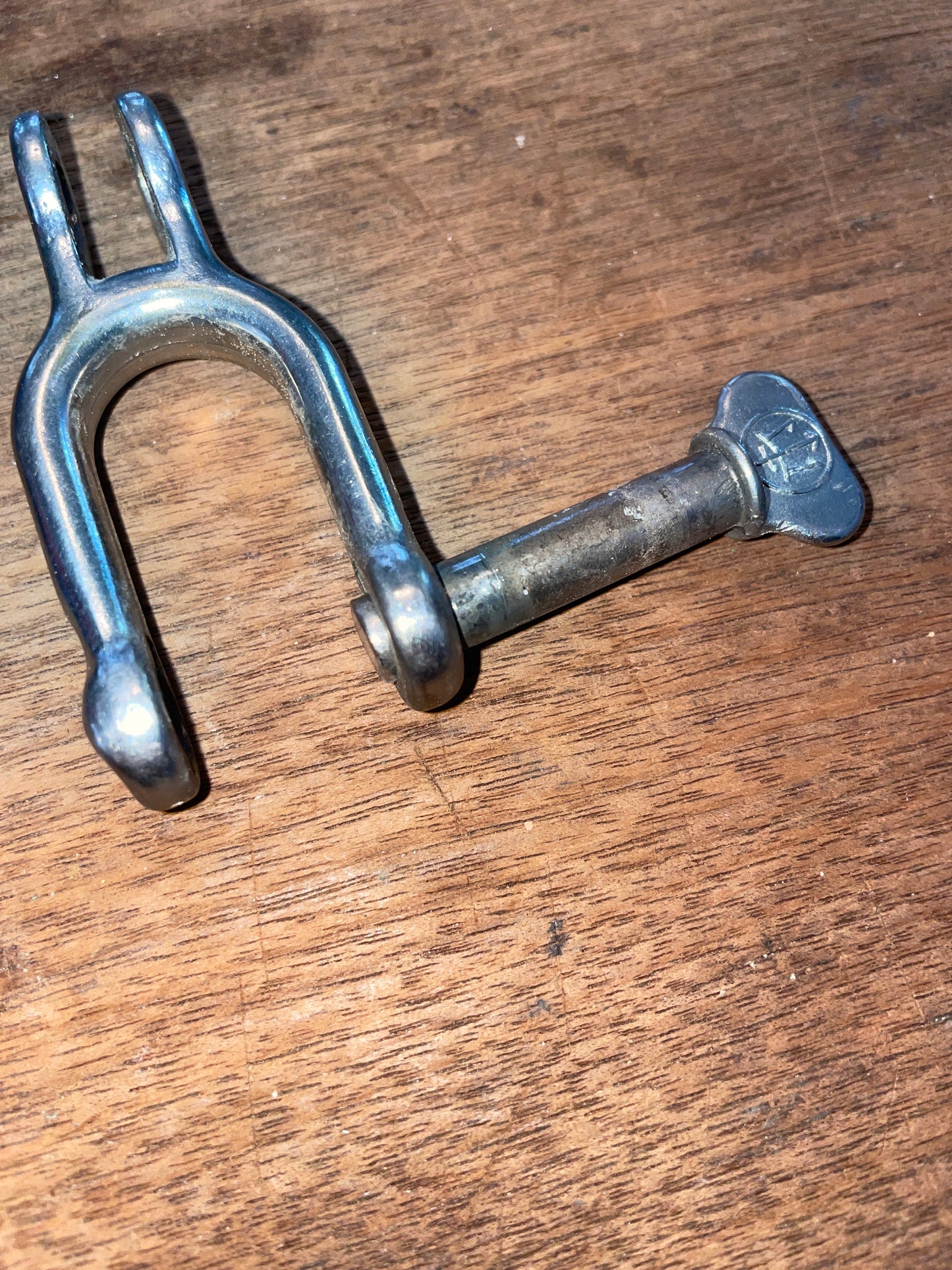 Merriman Forked Bail Shackle- 5/8”