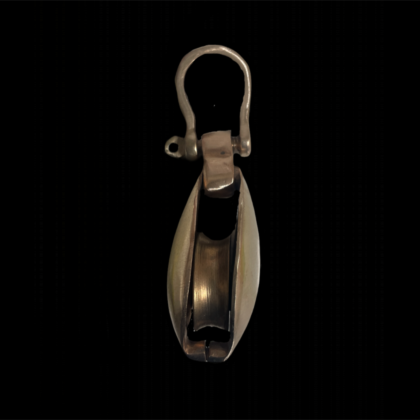 block with bow shackle side view