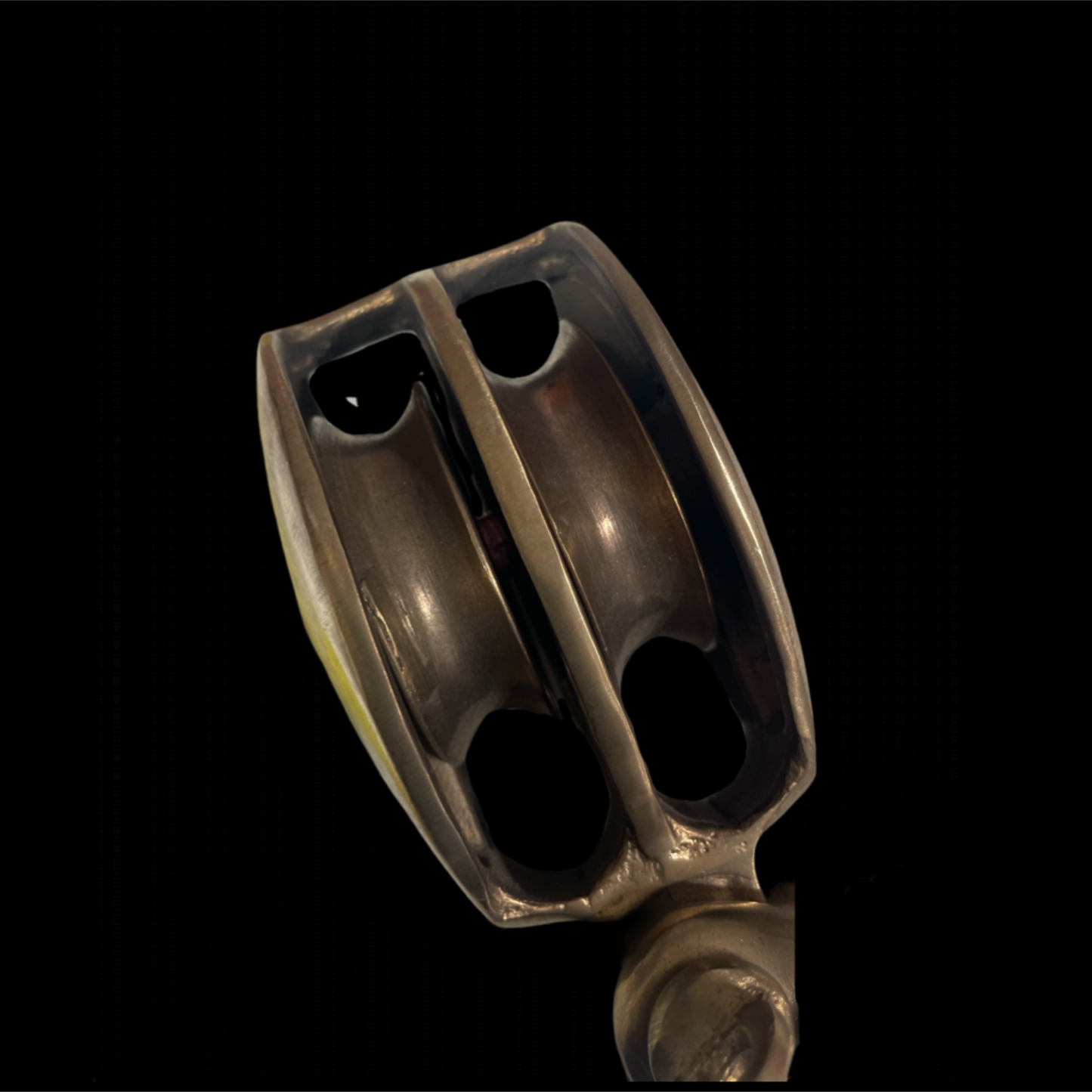 close up double block with shackle