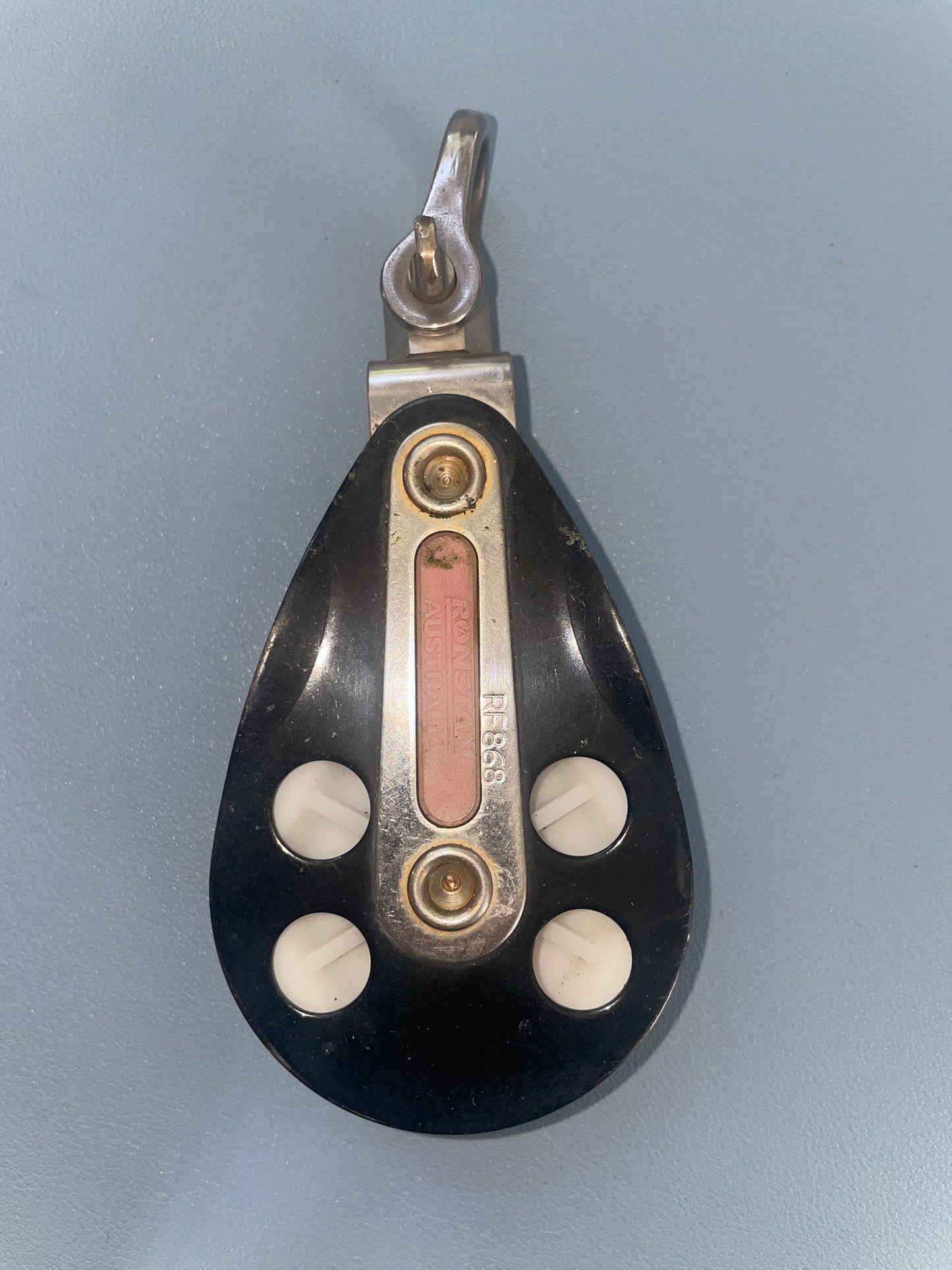 Ronstan RF868 - 2 3/8" Sheave Single Swivel Block - 1/2" Line