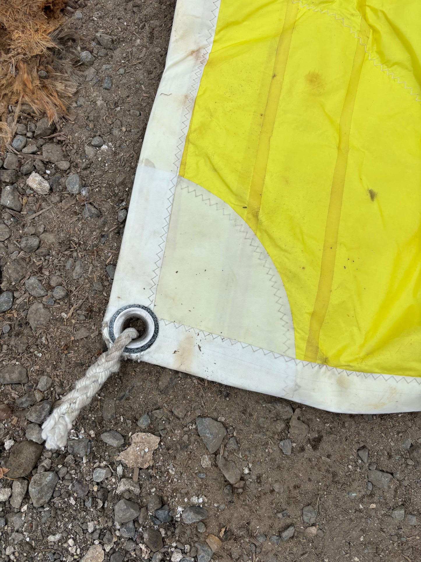 other corner yellow red spinnaker