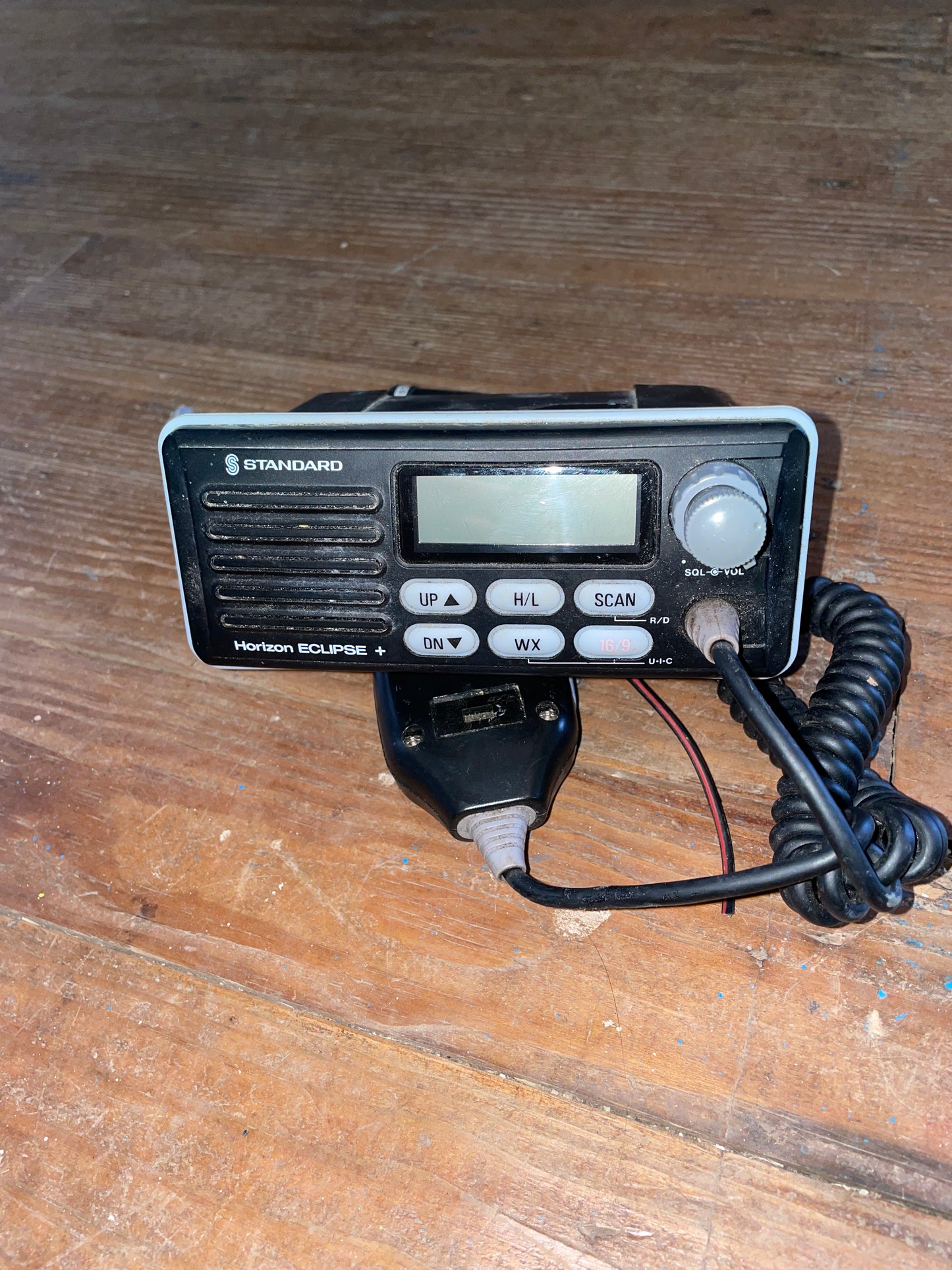 Standard Horizon (Horizon Eclipse+) VHF/FM Marine Radio Model # GX1250S