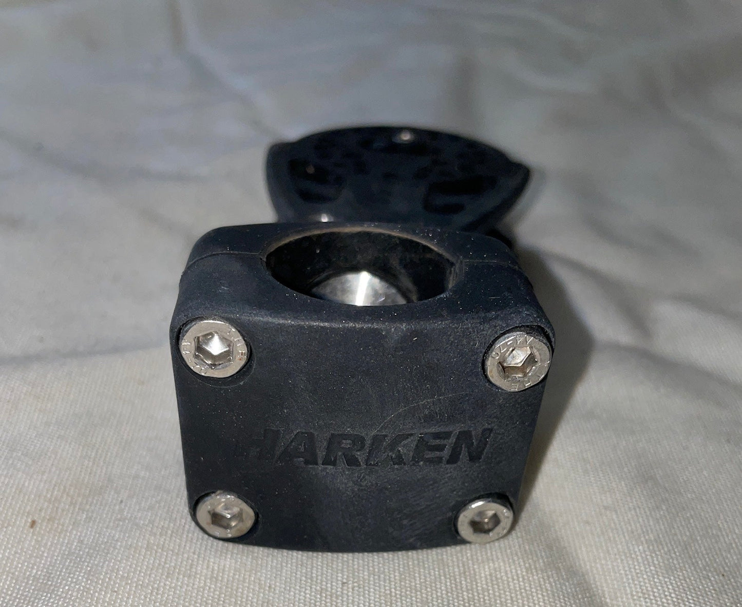 Harken 57C Ratcheting Swivel Stanchion Single Block -2 1/4” Sheave (3/8” Line)