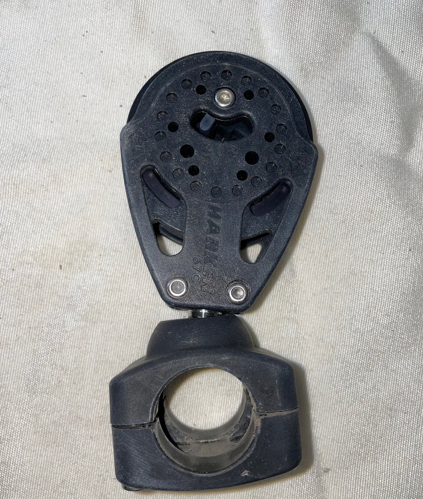 Harken 57C Ratcheting Swivel Stanchion Single Block -2 1/4” Sheave (3/8” Line)