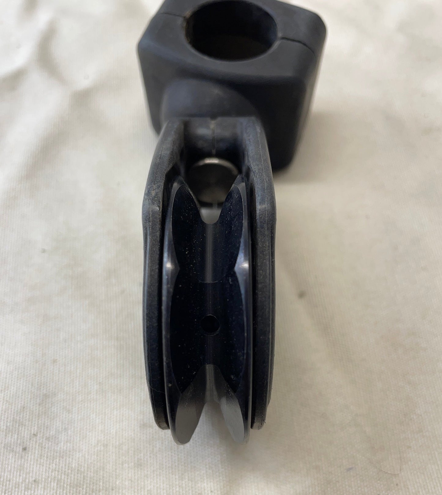 Harken 57C Ratcheting Swivel Stanchion Single Block -2 1/4” Sheave (3/8” Line)
