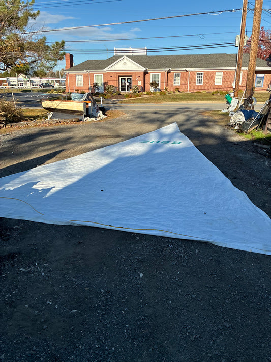 Genoa - Luff 38'9 x Leech 37'9" x Foot 18'9"