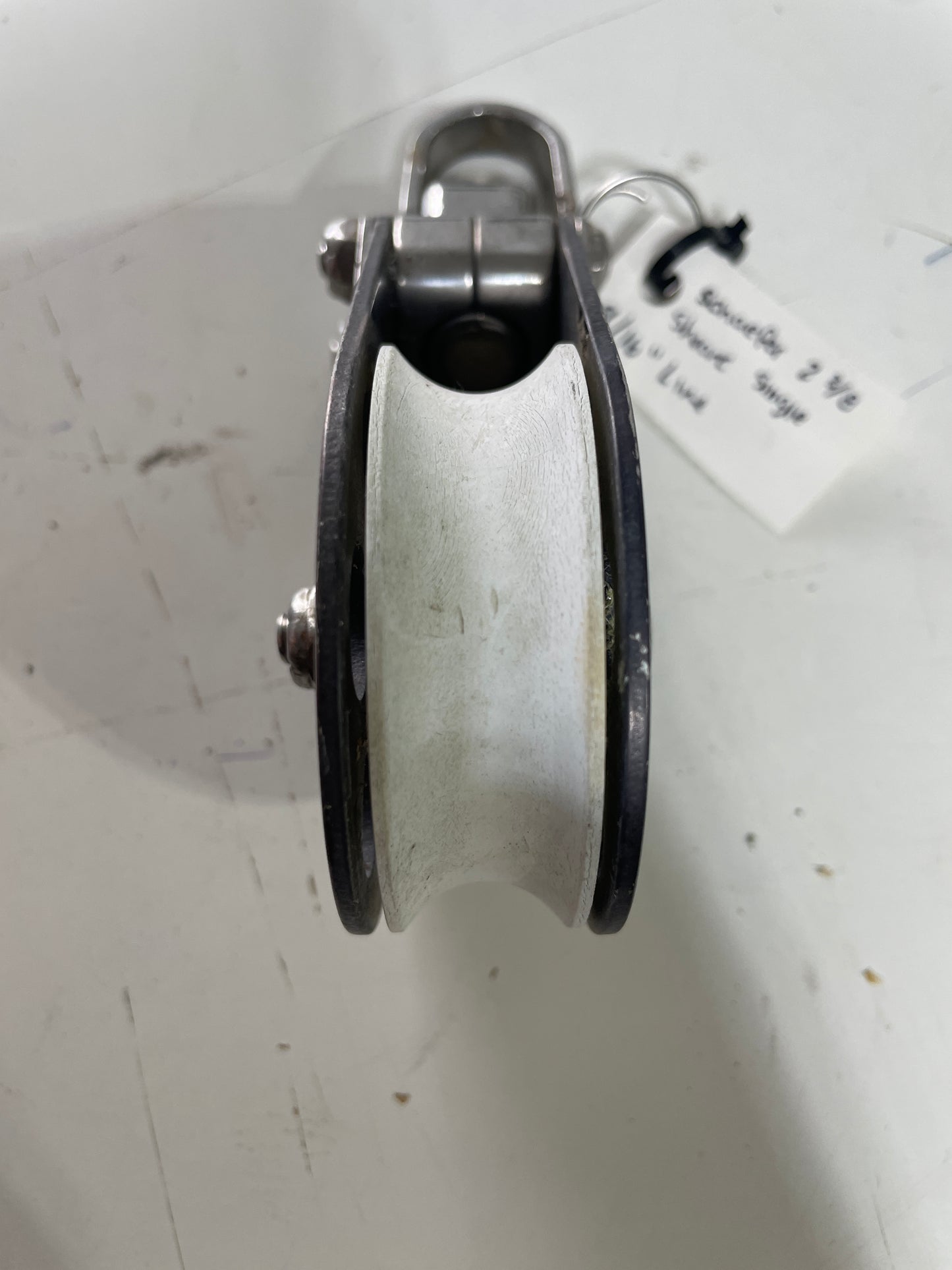 Schaefer 2 3/8” Sheave Single Swivel Block- 9/16” Line