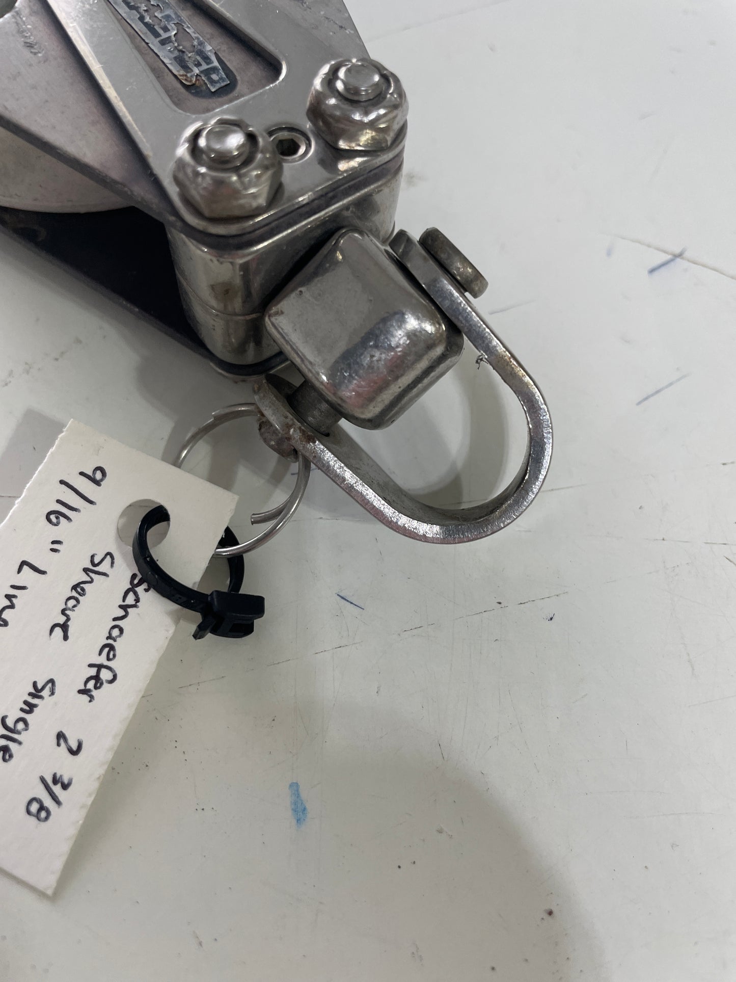 Schaefer 2 3/8” Sheave Single Swivel Block- 9/16” Line
