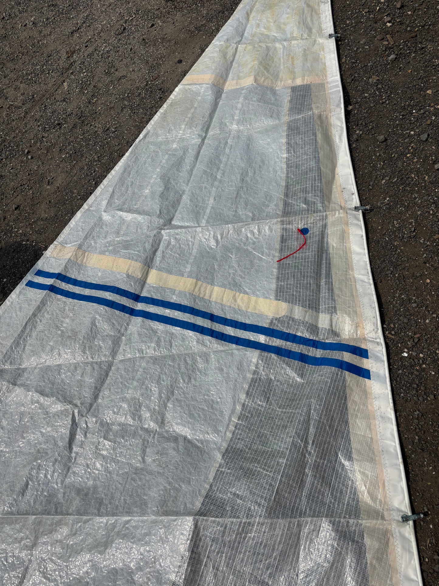 CAL 25 Performance Sail - 27’5” x 29’5” x 15’9”