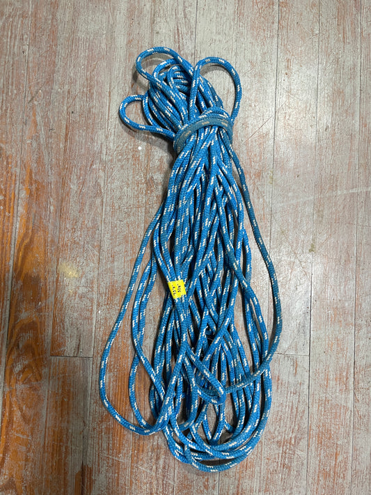 73'8" Blue Halyard Line x 3/8" Diameter & Shackle