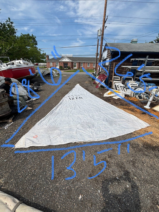 28’6” x 26’5” x 13’5” Sail