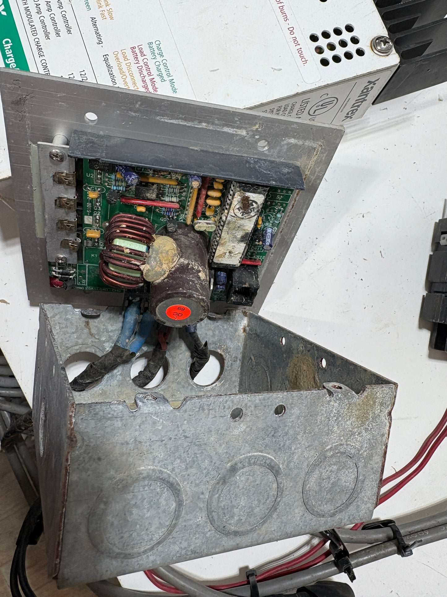 Blue Sky Solar Boost 2512i and Xantrex C35 C-Series Solar Charge Controller 40 Amps