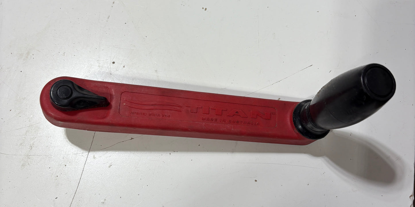 Titan 9 1/2" Floating Winch, Locking