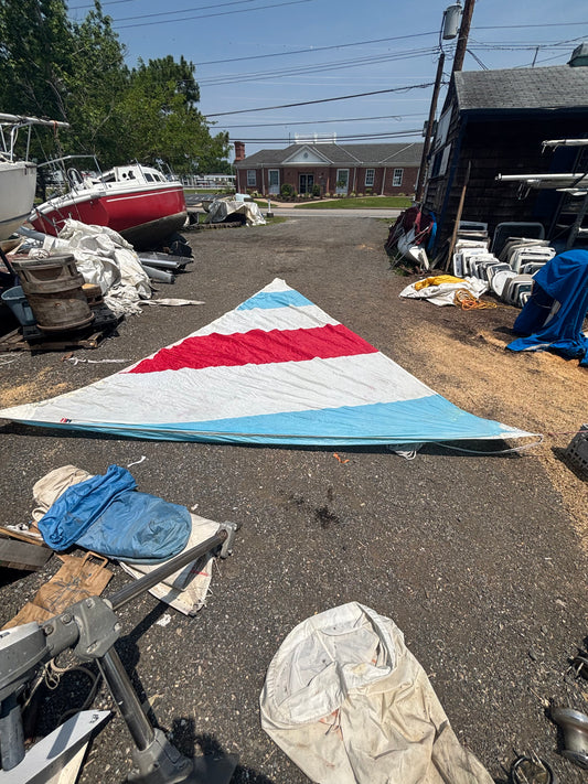 ODAY 22 Spinnaker 18’2” x 19’3” x 13’6”