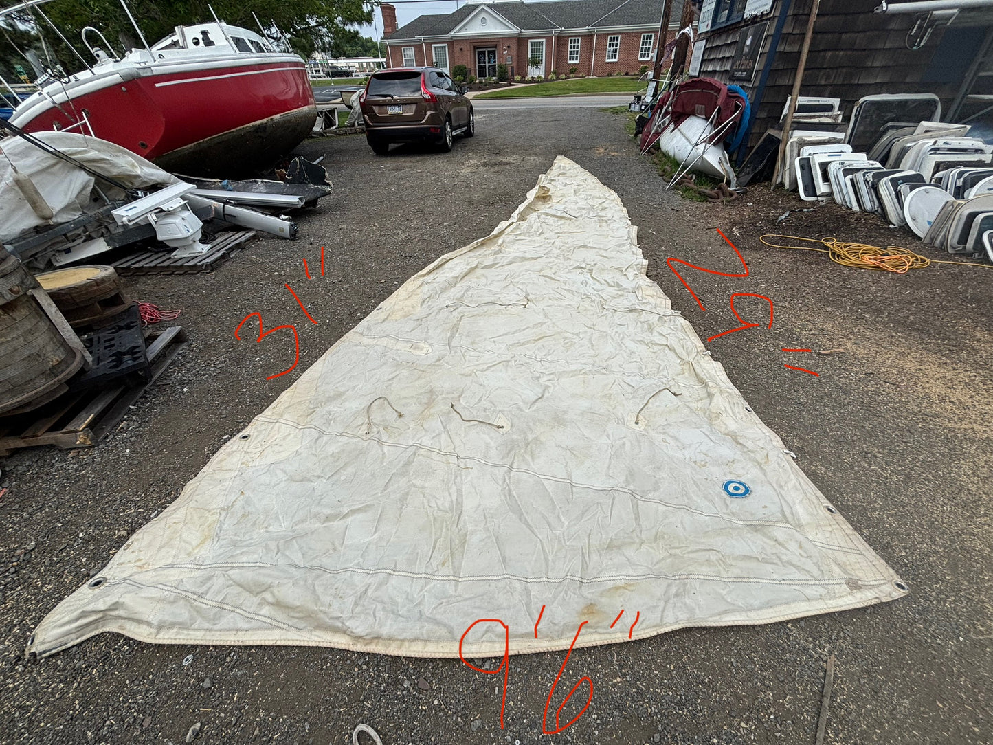 AS IS — Hunter 28.5 Main Sail — 31’ x 29’ x 9’6”
