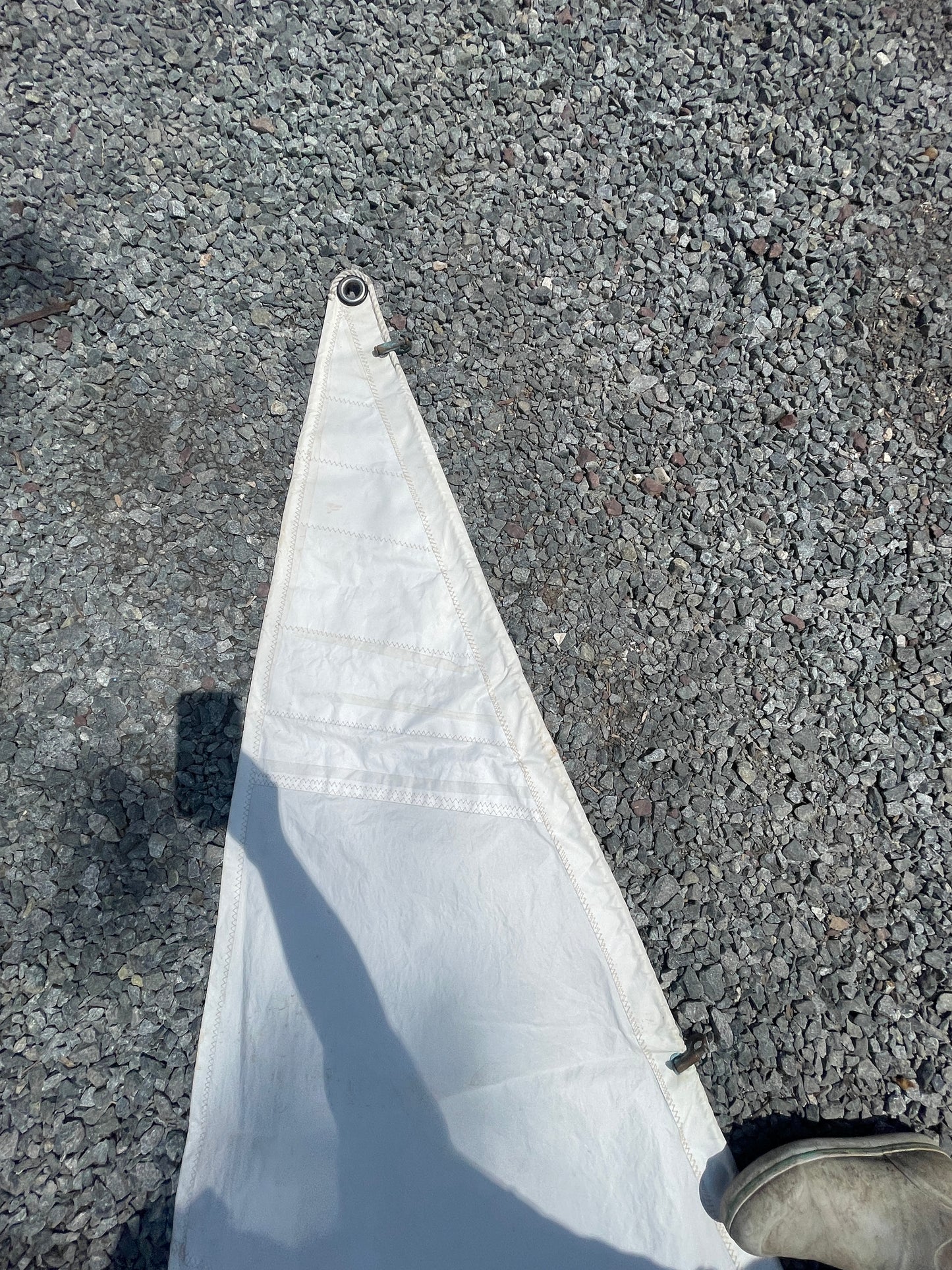 CAL 29 No. 1 Genoa 35’5” x 35’8” x 20’6”