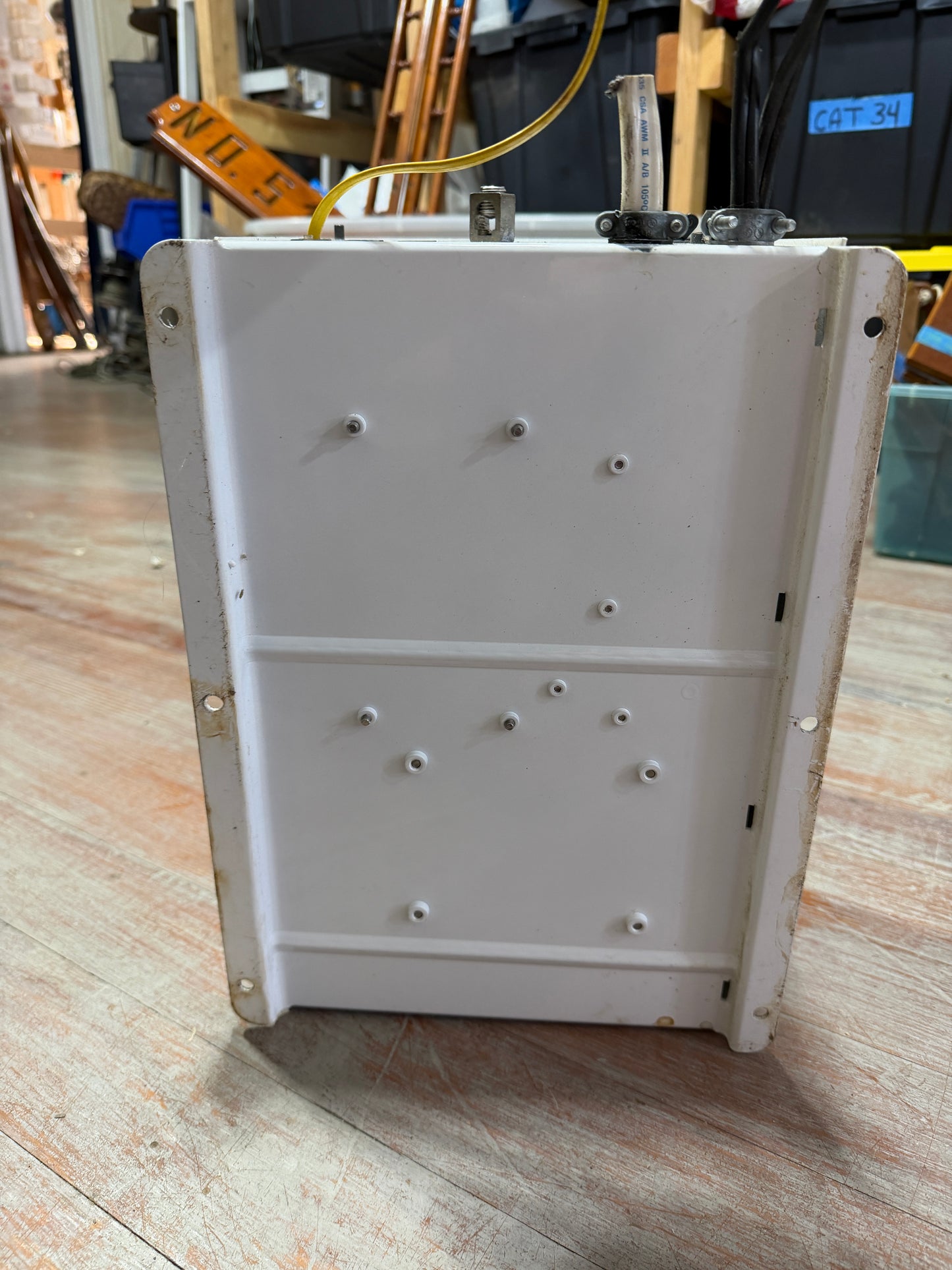 Voyager Marine Inverter/Charger Series I : MODEL V1012