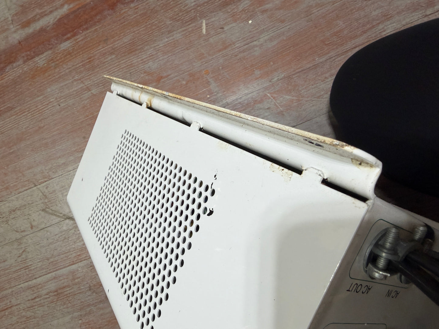 Voyager Marine Inverter/Charger Series I : MODEL V1012