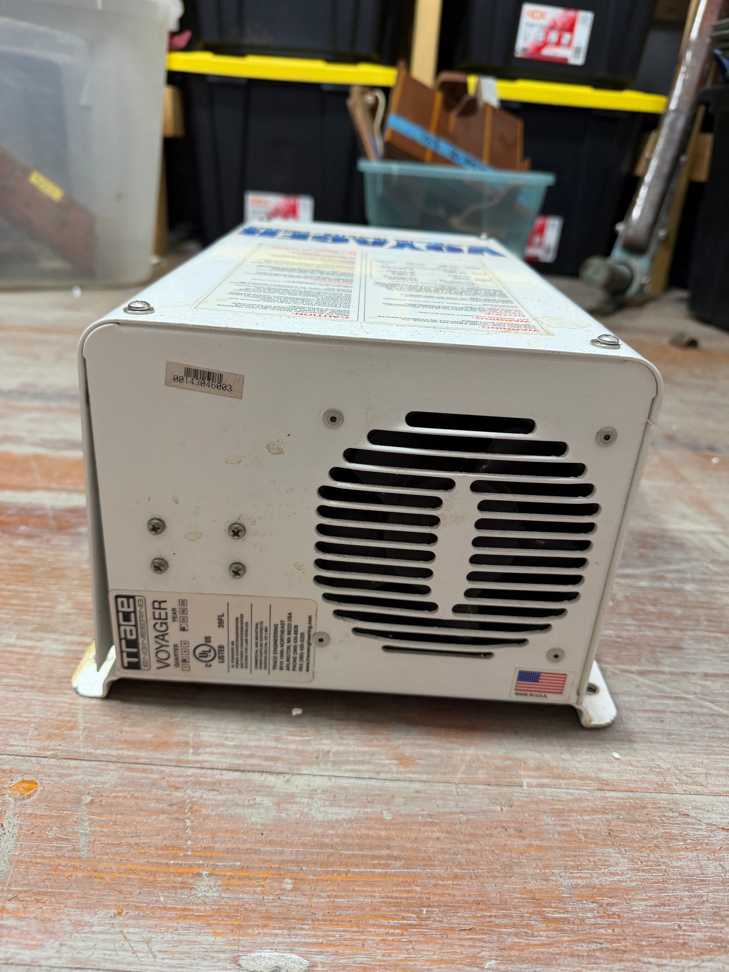 Voyager Marine Inverter/Charger Series I : MODEL V1012