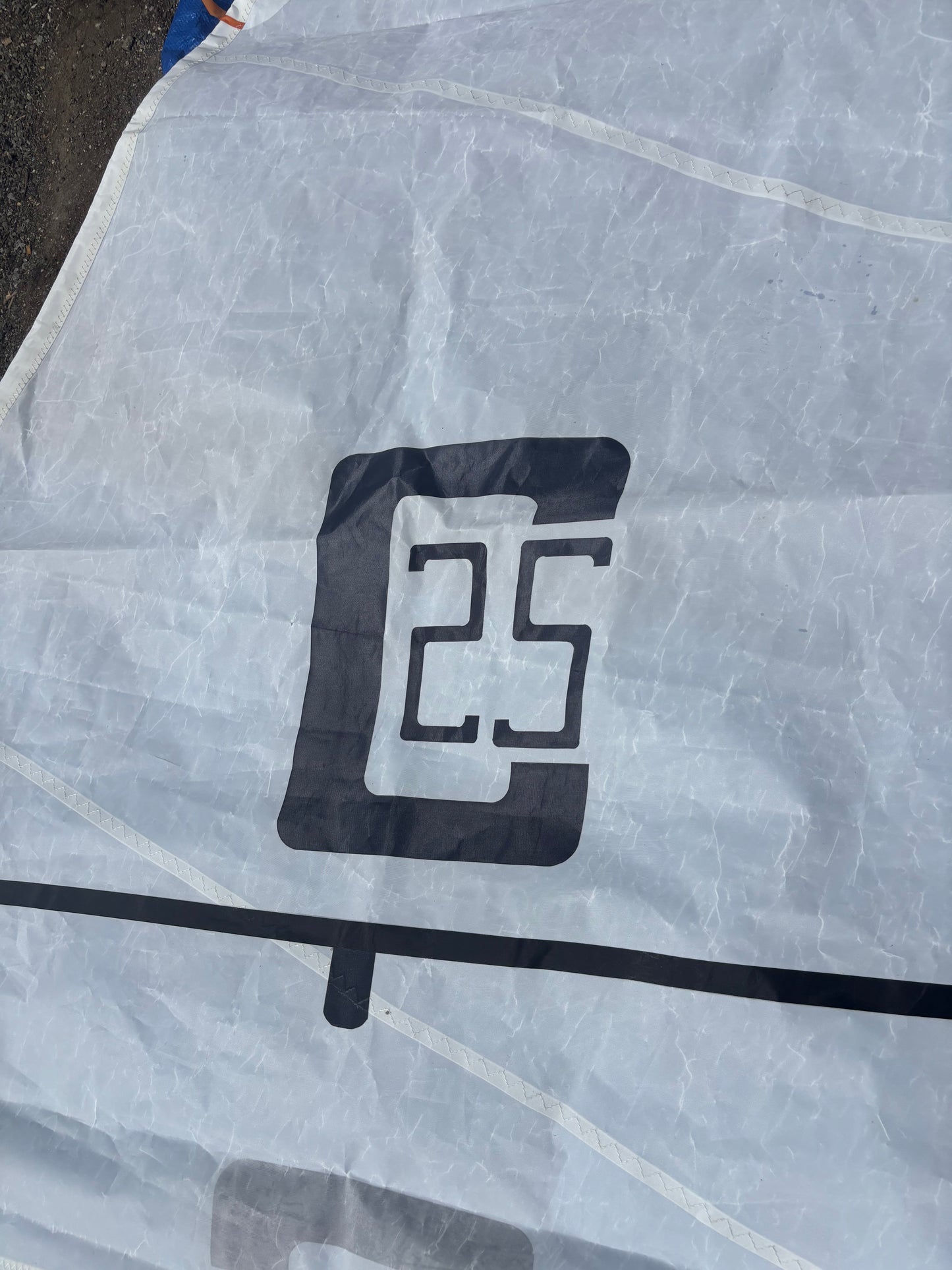 CAL 25 Quantum Main Sail -- 24' Luff x 27' Leech x 11' Foot -- LIKE NEW