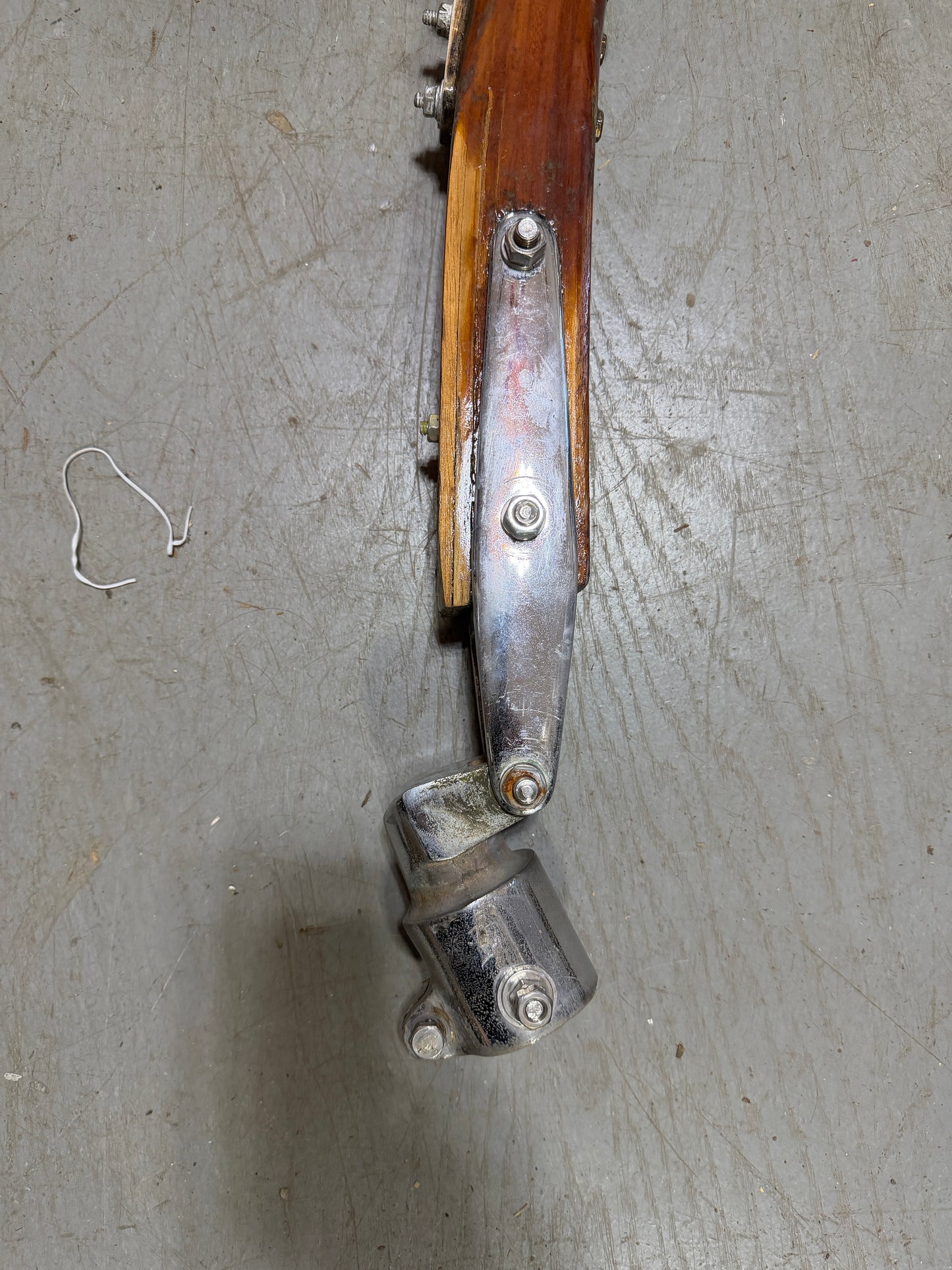 Valiant 32 Curved Tiller Handle With Hardware -- #8