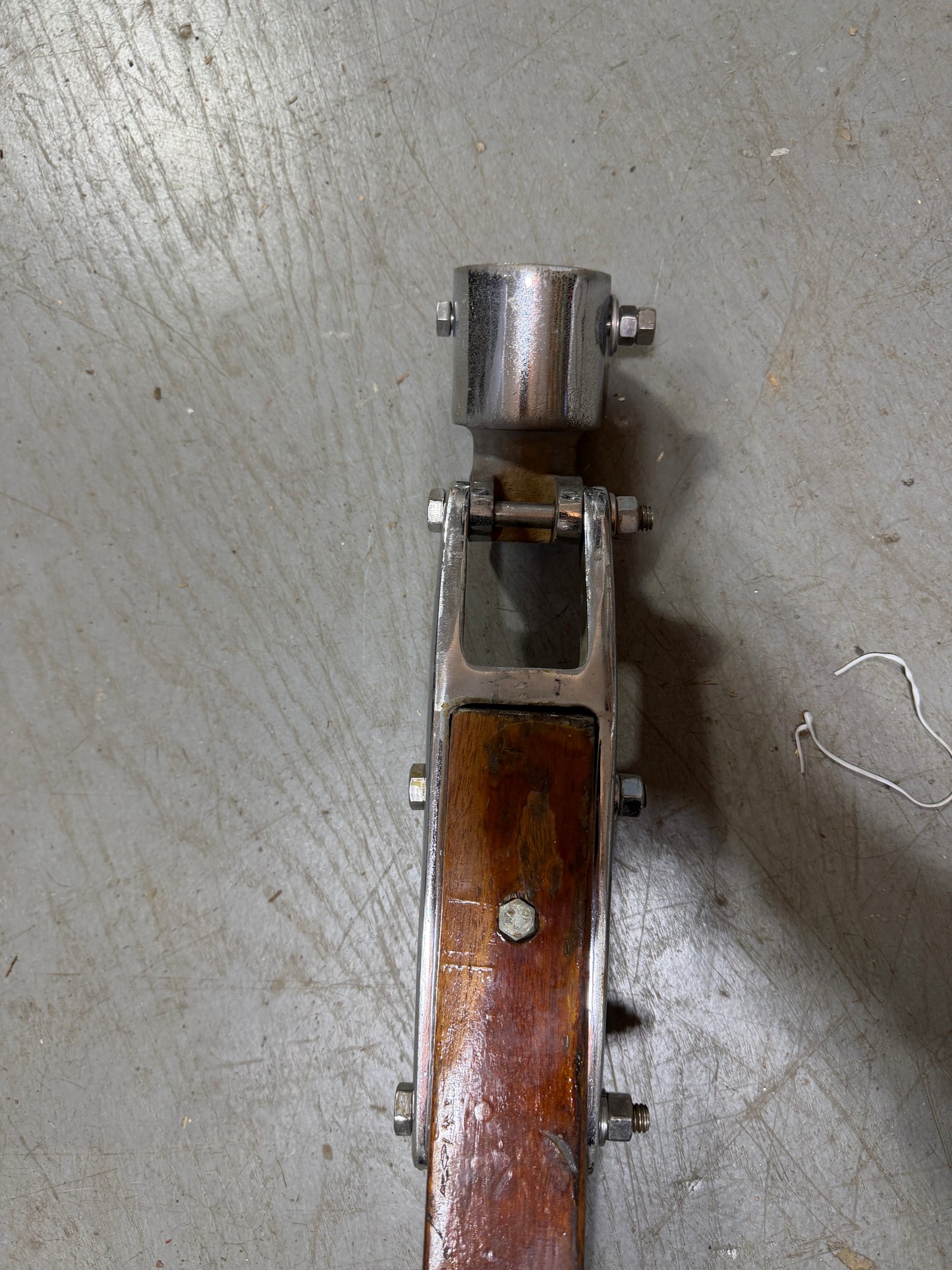 Valiant 32 Curved Tiller Handle With Hardware -- #8