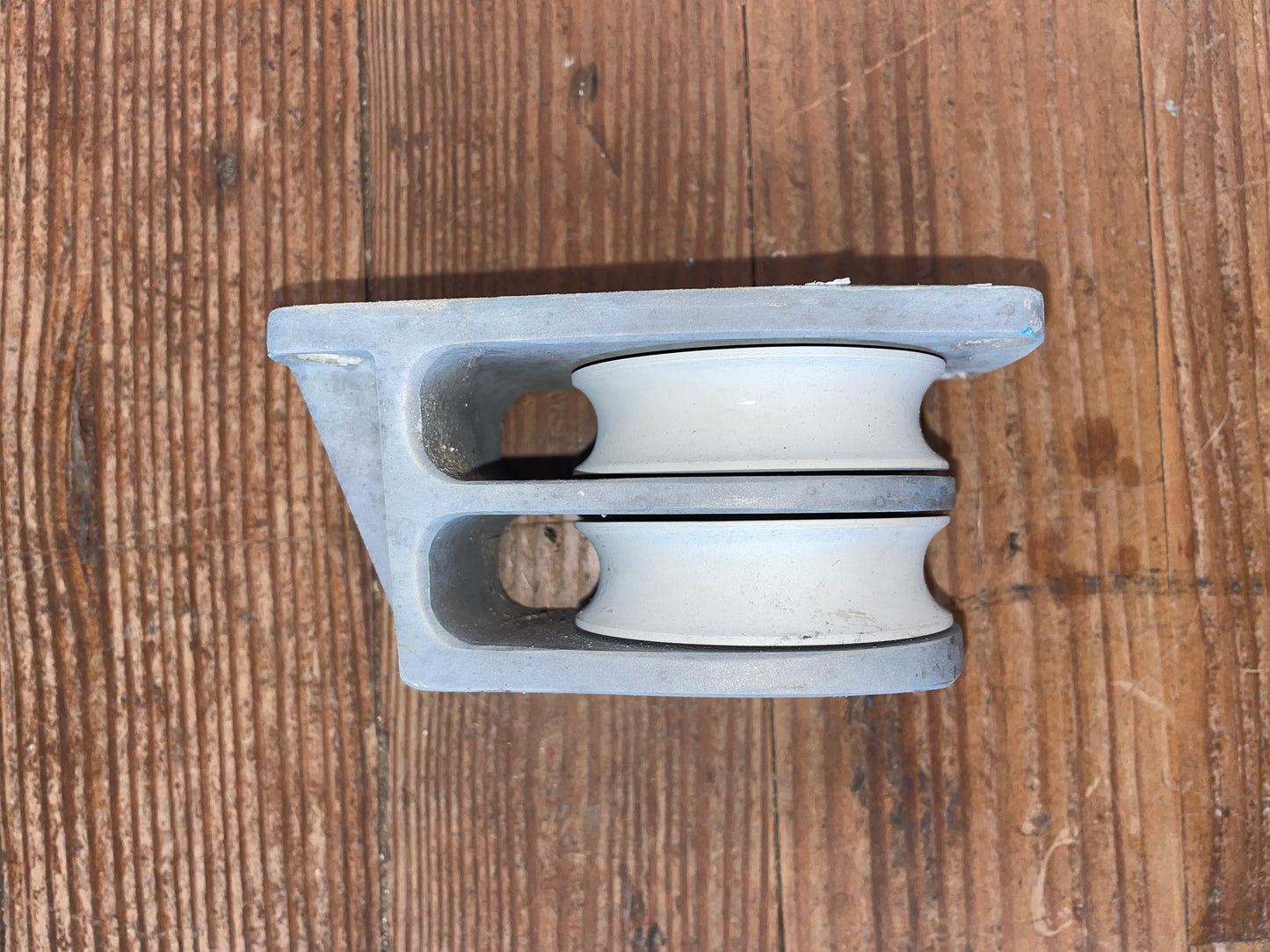 Lewmar 2 5/8” Sheave Double Foot Block #2- 5/8” Line