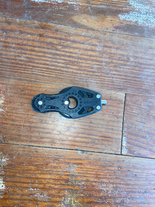 Small Harken 40C Fiddle Block- 1 9/16” & 7/8” Sheaves- 3/8” Line