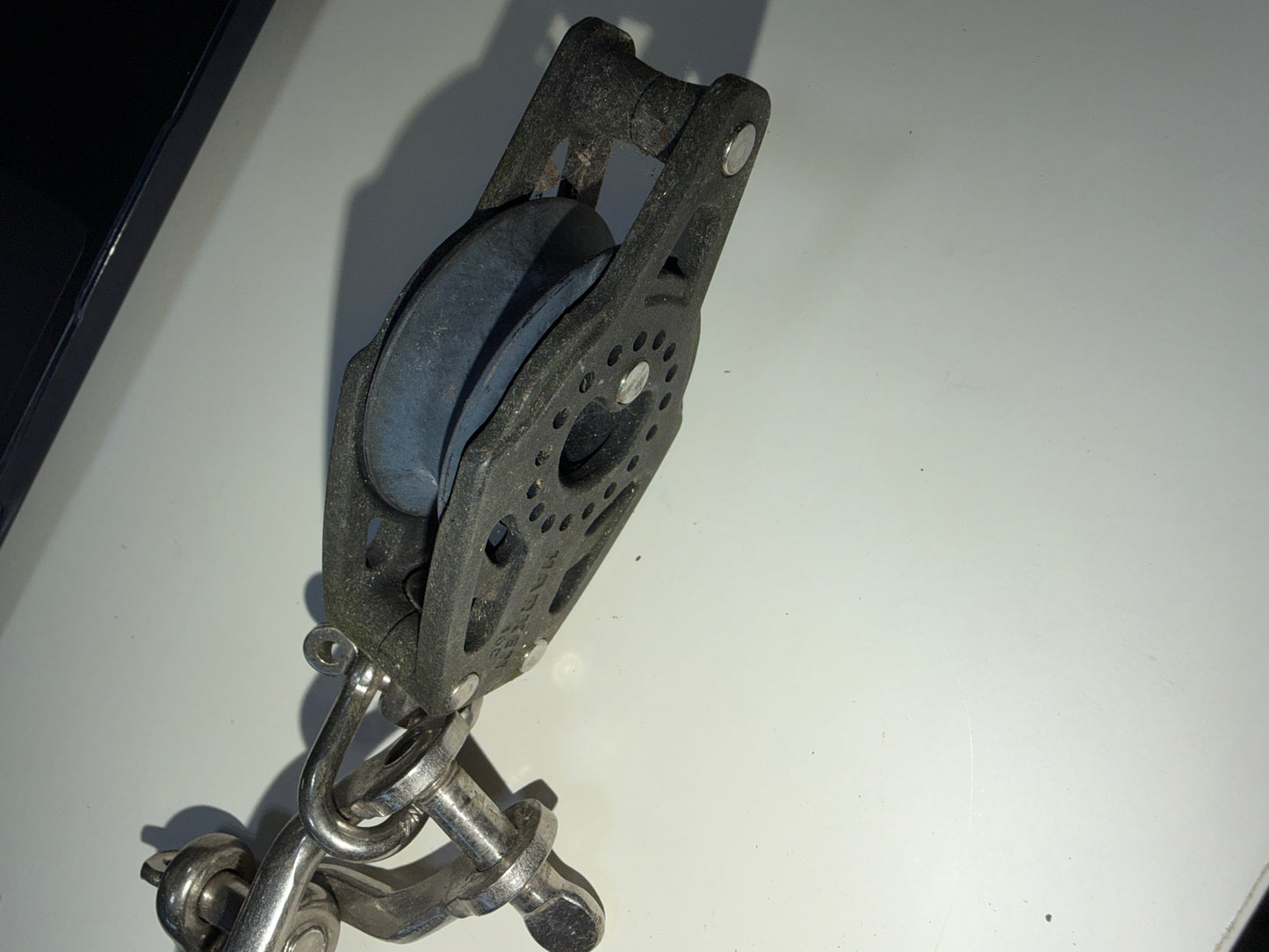 Harken 40C Single Swivel Blocks WITH Twist Shackles