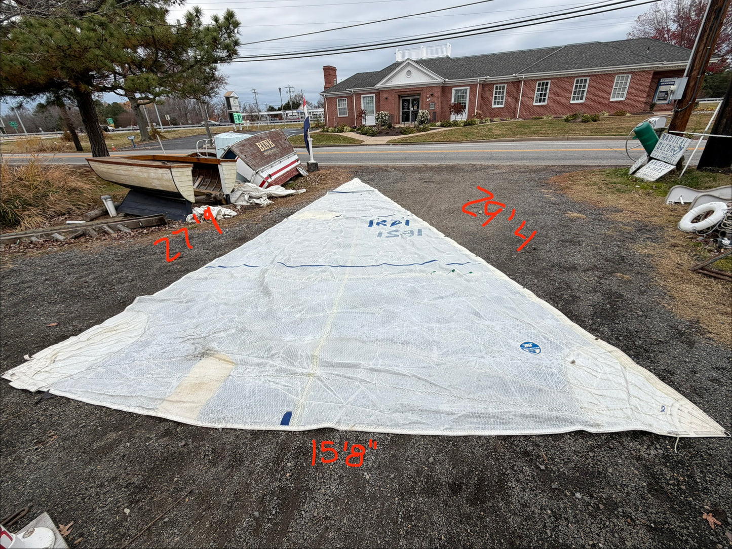 Performance Sail - 29'4" x 27'9" x 15'8"