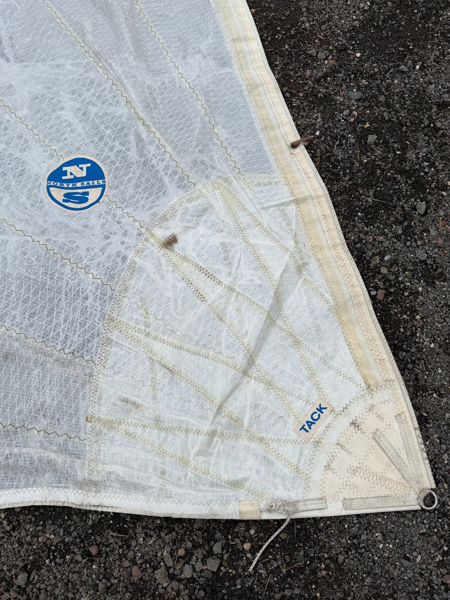 Performance Sail - 29'4" x 27'9" x 15'8"