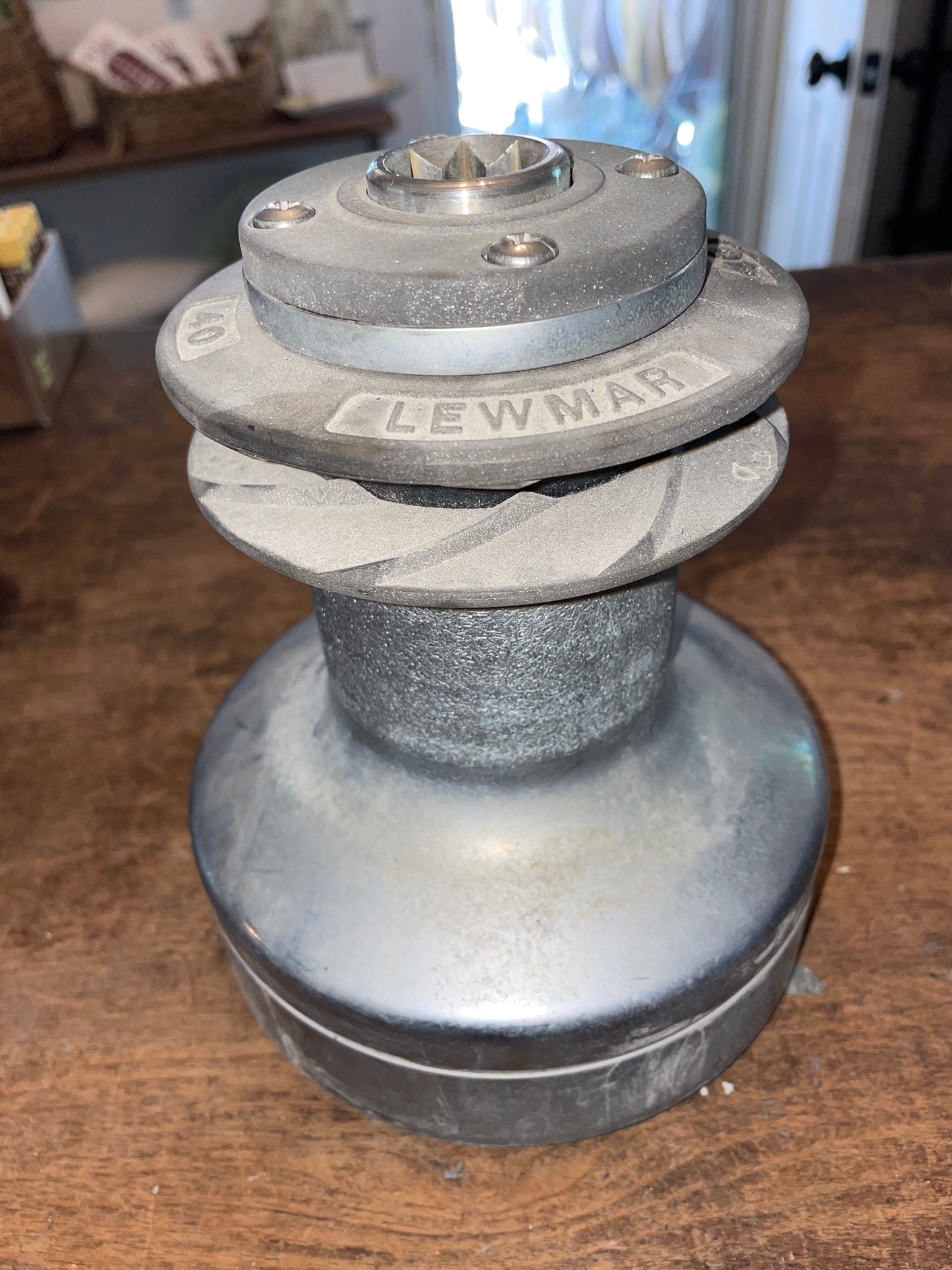 Lewmar 40 Single Speed Self Tailing Winch - Older Style
