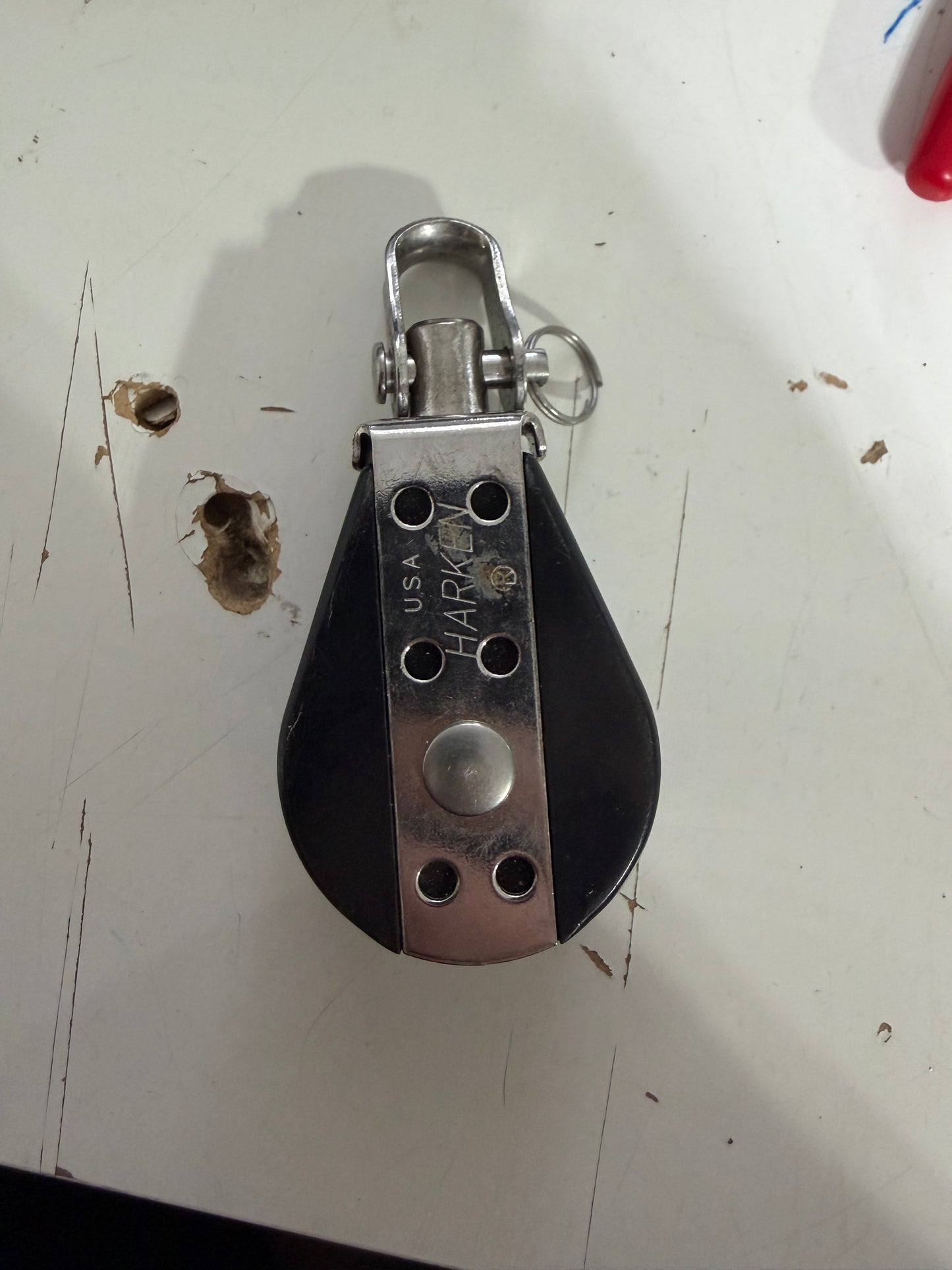 Harken Swivel Single Block 1 1/2” Sheave - 3/8” Line WITH OR WITHOUT SHACKLE