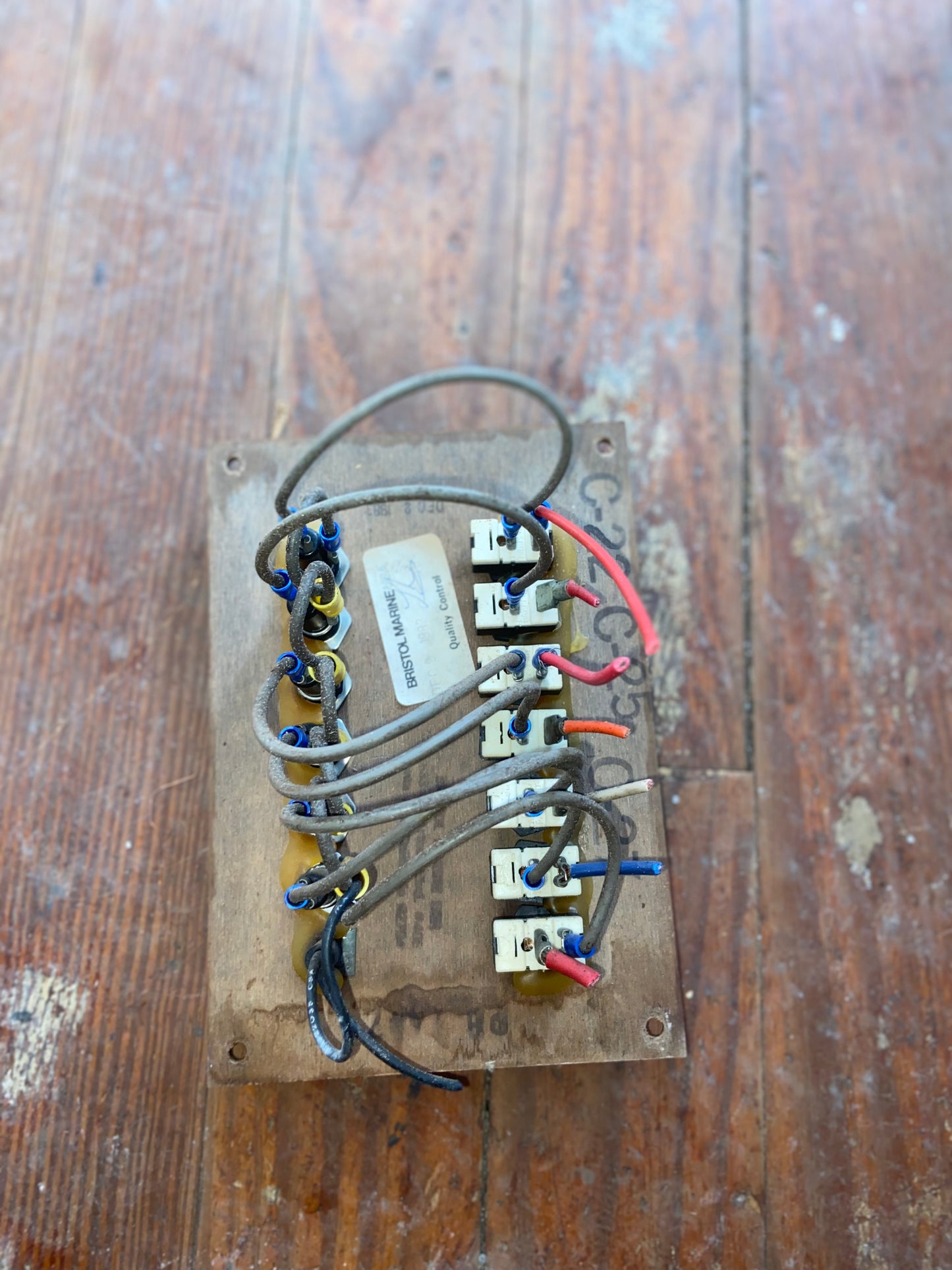 Catalina 25 7 Switch Panel