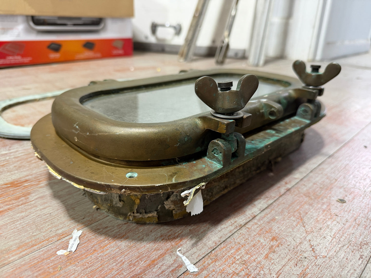 Solid Broze Port Light - ID: 12 5/8" x 6 1/2" OFF RAFIKI 35