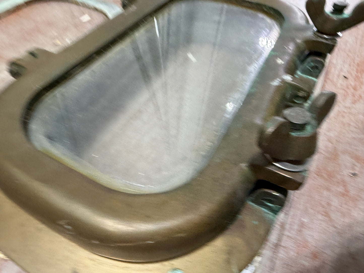 Solid Broze Port Light - ID: 12 5/8" x 6 1/2" OFF RAFIKI 35