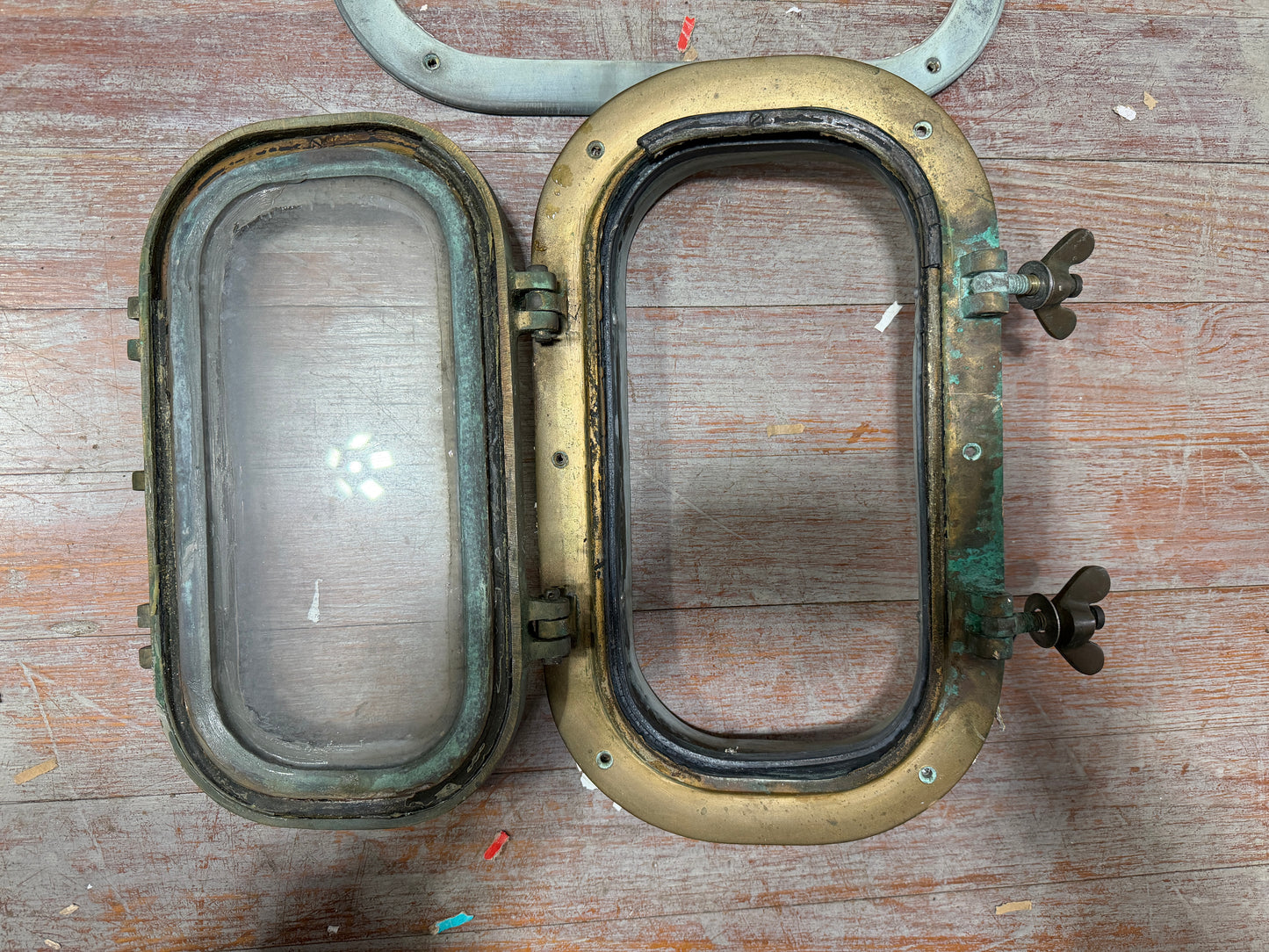 Solid Broze Port Light - ID: 12 5/8" x 6 1/2" OFF RAFIKI 35