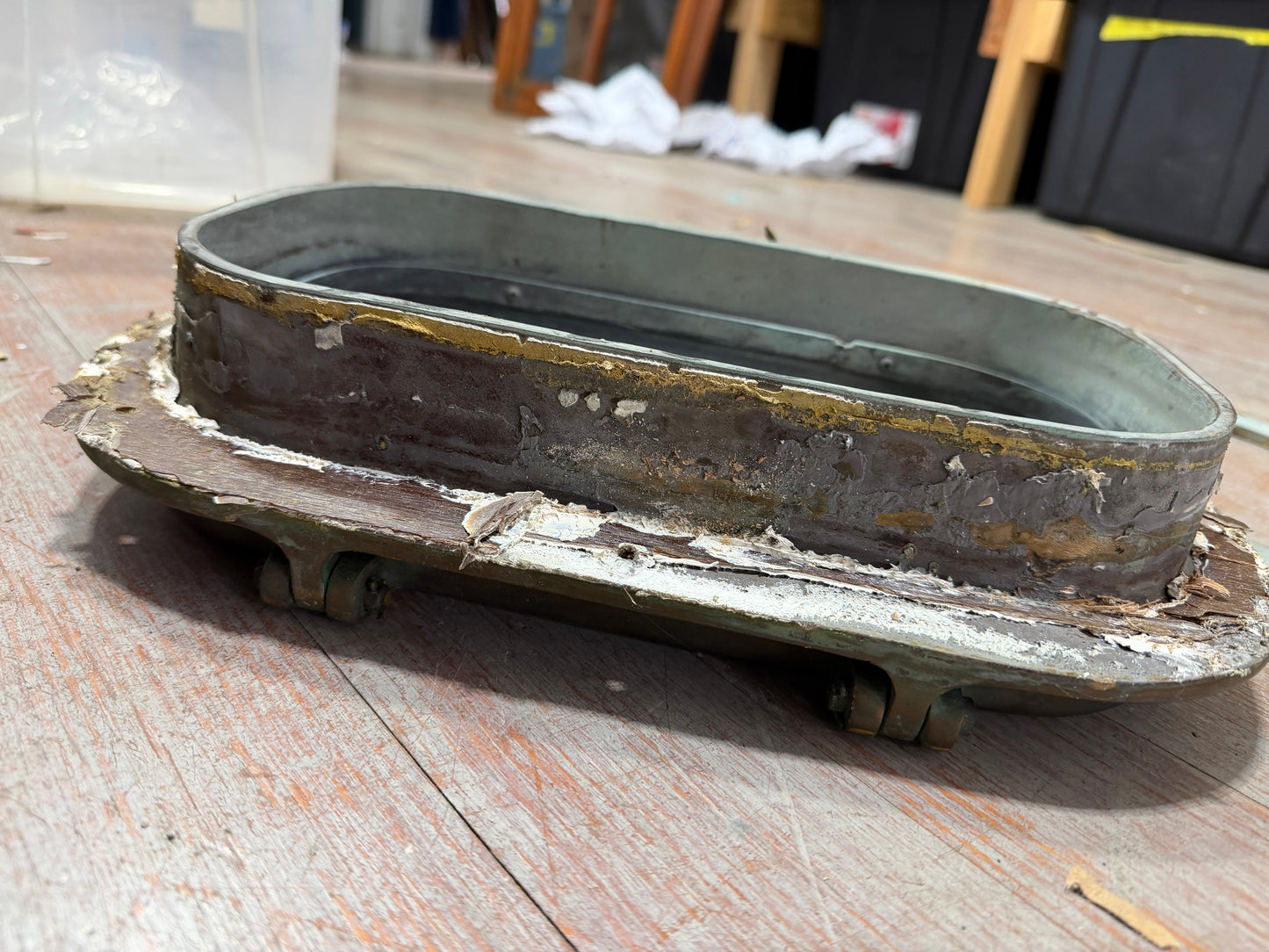 Solid Broze Port Light - ID: 12 5/8" x 6 1/2" OFF RAFIKI 35