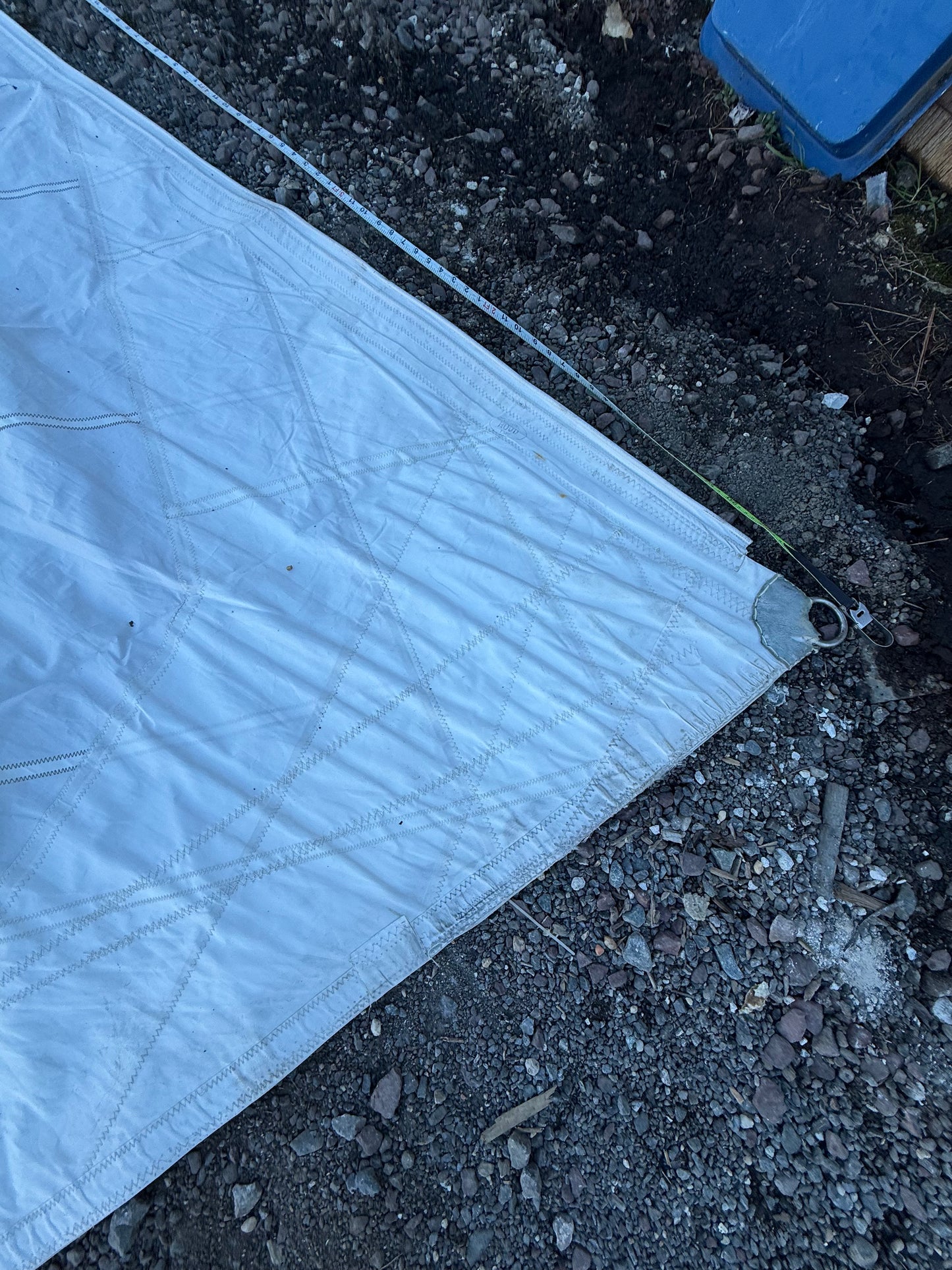 45'7 x 45'3" x 26'5" - Hood Sail