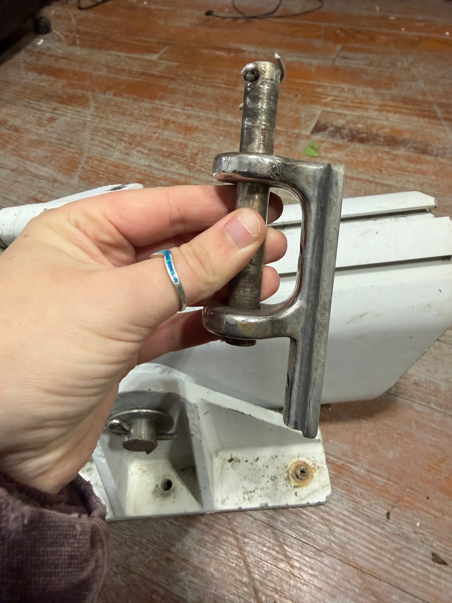 Mast Base With Gooseneck