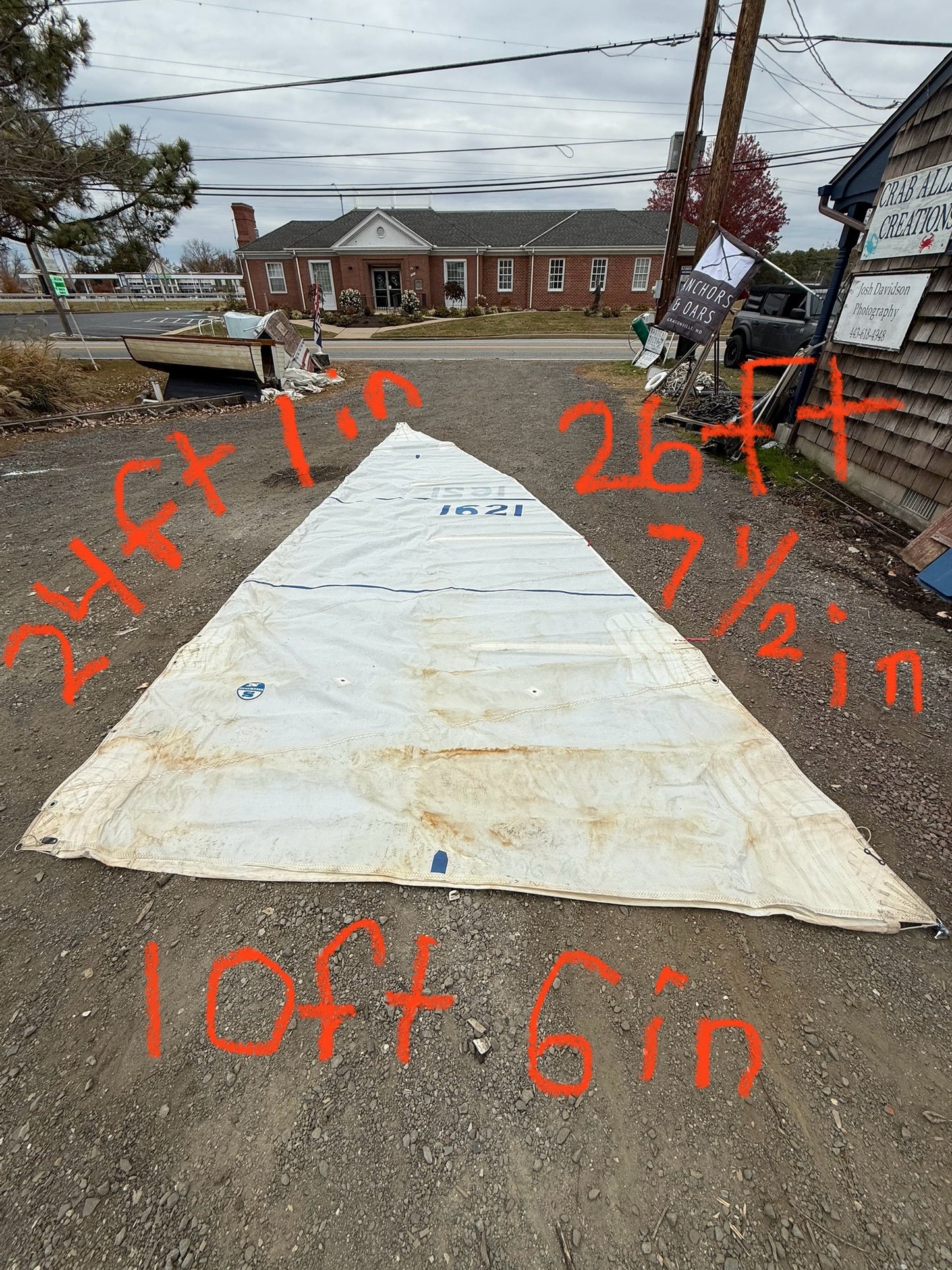 Mainsail Number 1621 - Luff 24'1" x Leech 26'7" x Foot 10'6"