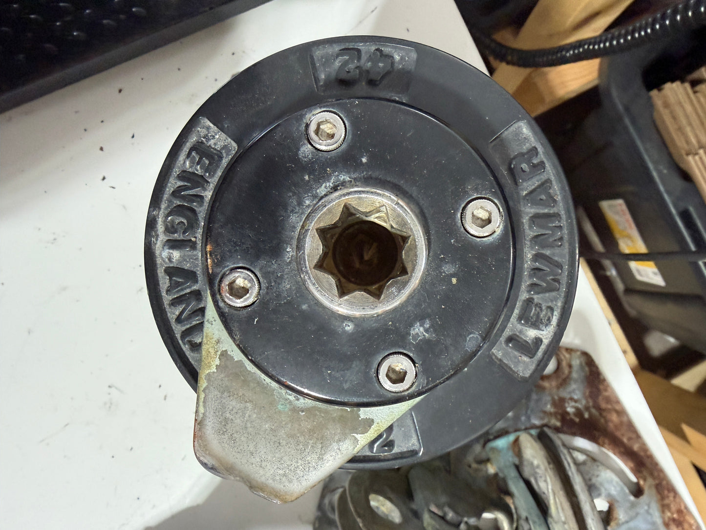 Lewmar 42 Self Tailing Winch - CHROMED OR ALUMINUM BODY