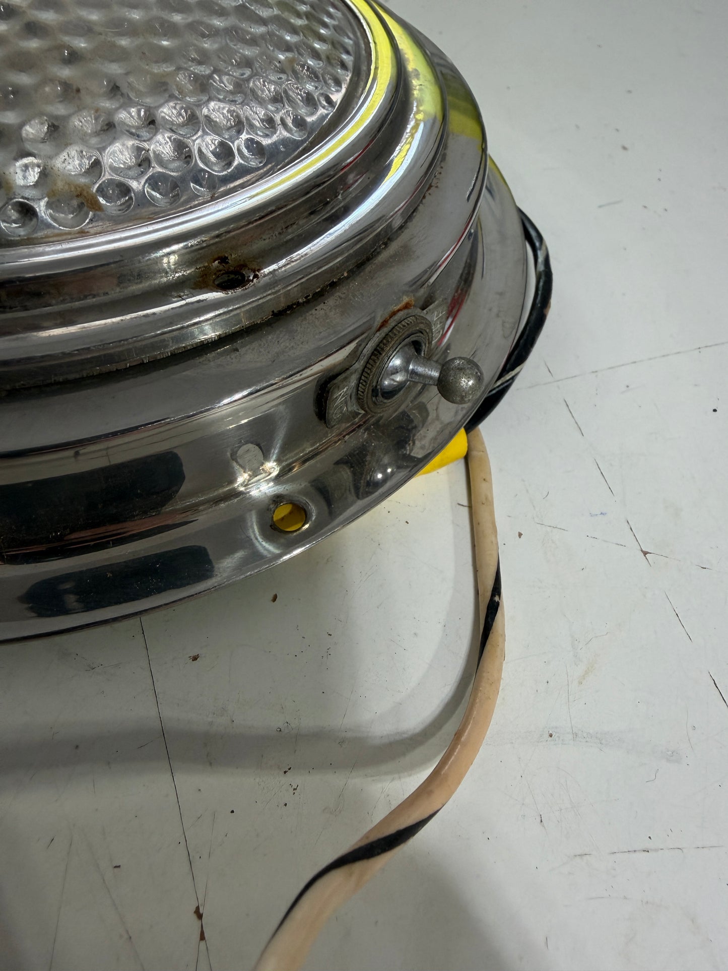 6 7/8" Diameter Interior Light