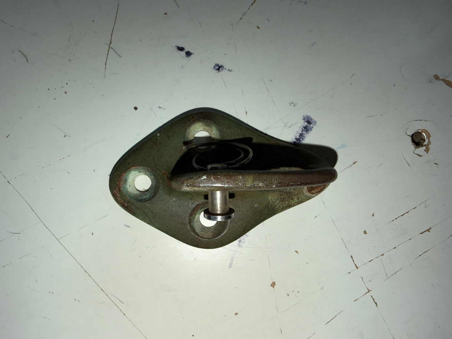 Vintage Bronze Bow Fitting