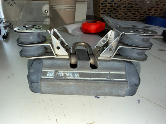 Harken Traveller Car - 1 3/8" Track Diameter - Comes With Balls