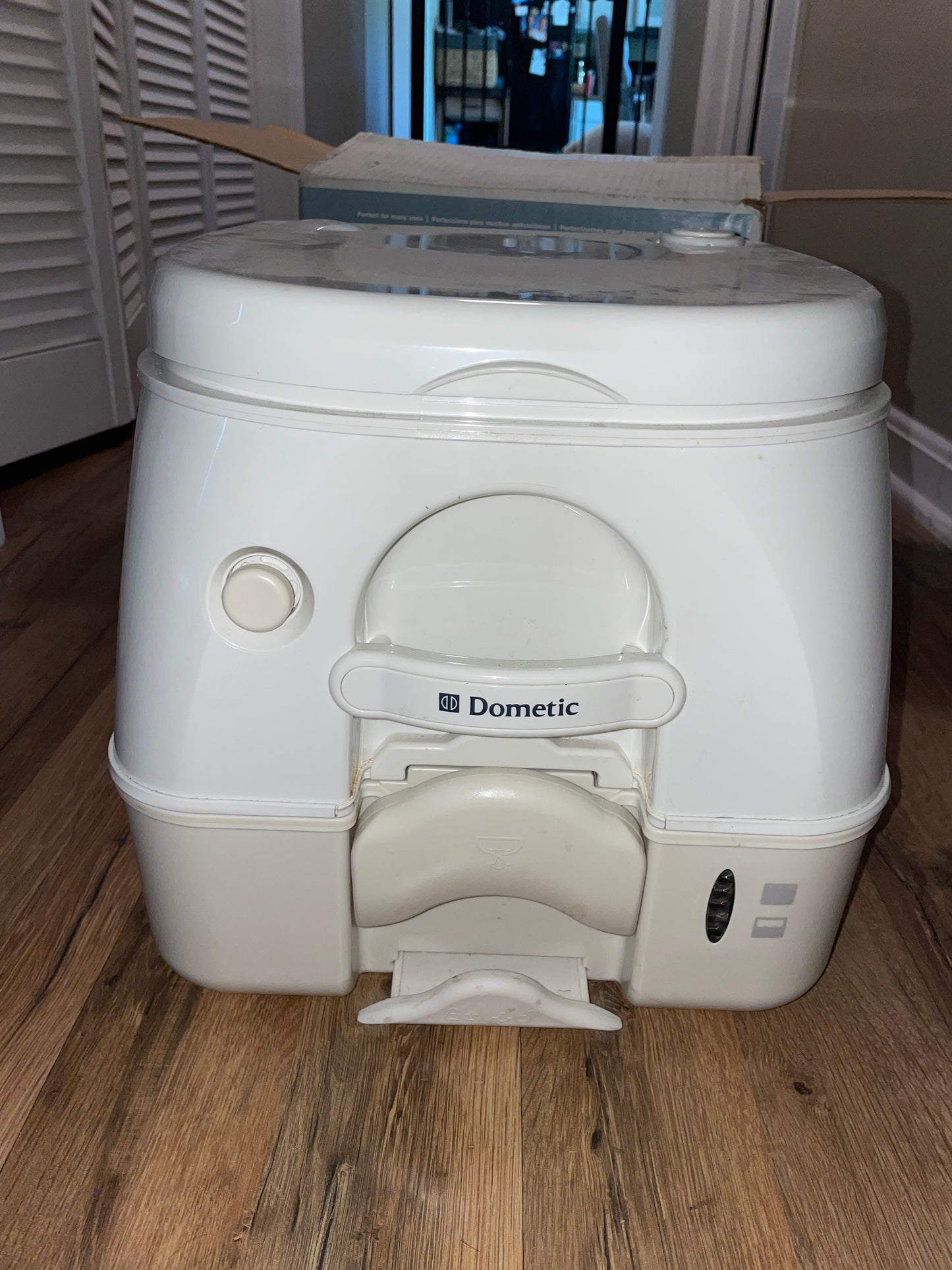 Dometic Portable Toilet MODEL SA 972