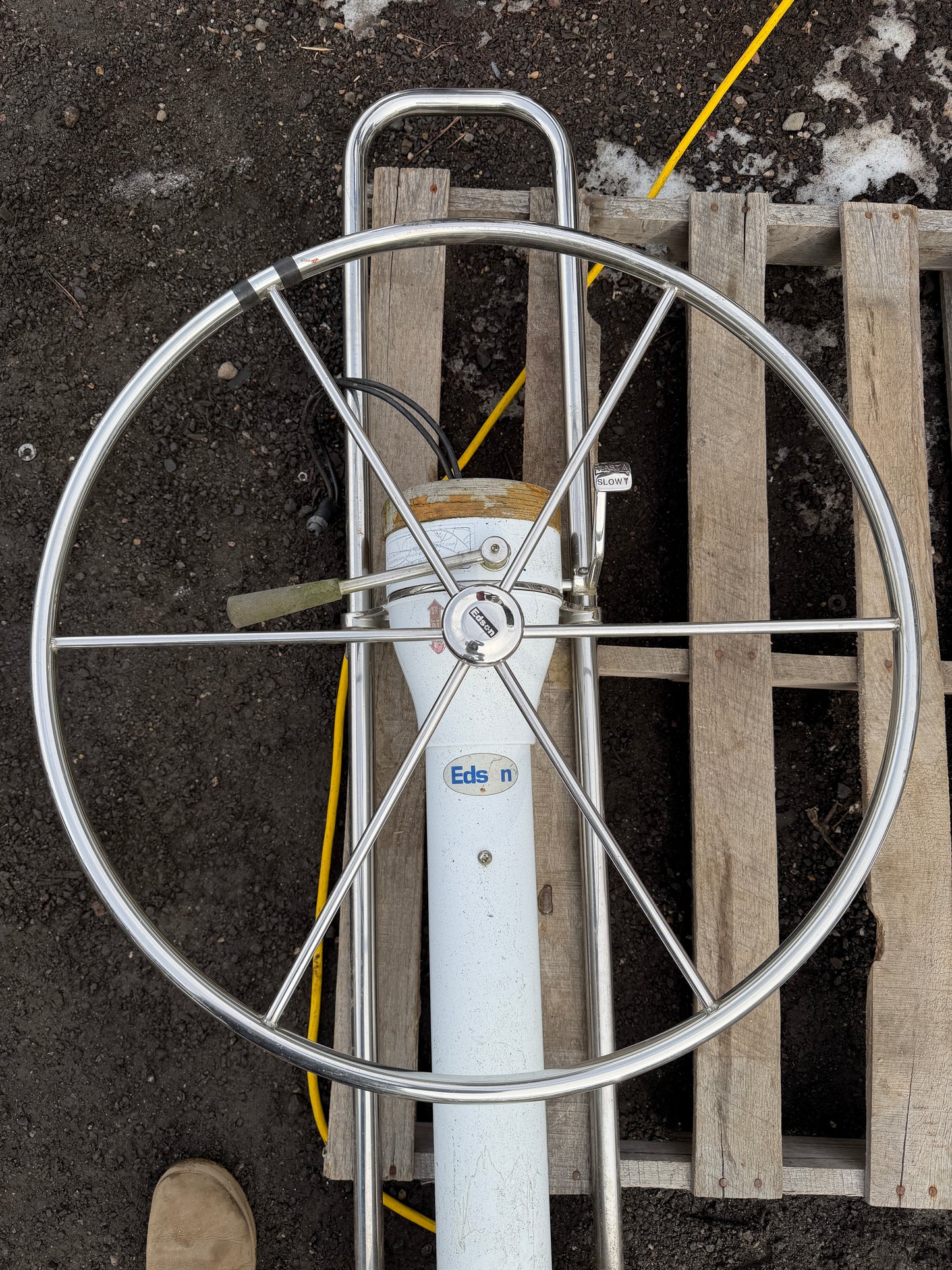 Edson Pedestal With 28" Wheel - 54" Tall Guard