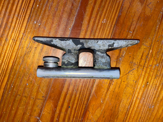 5 7/8” Cleat Track Car With Screw Top- 1 1/4” Track