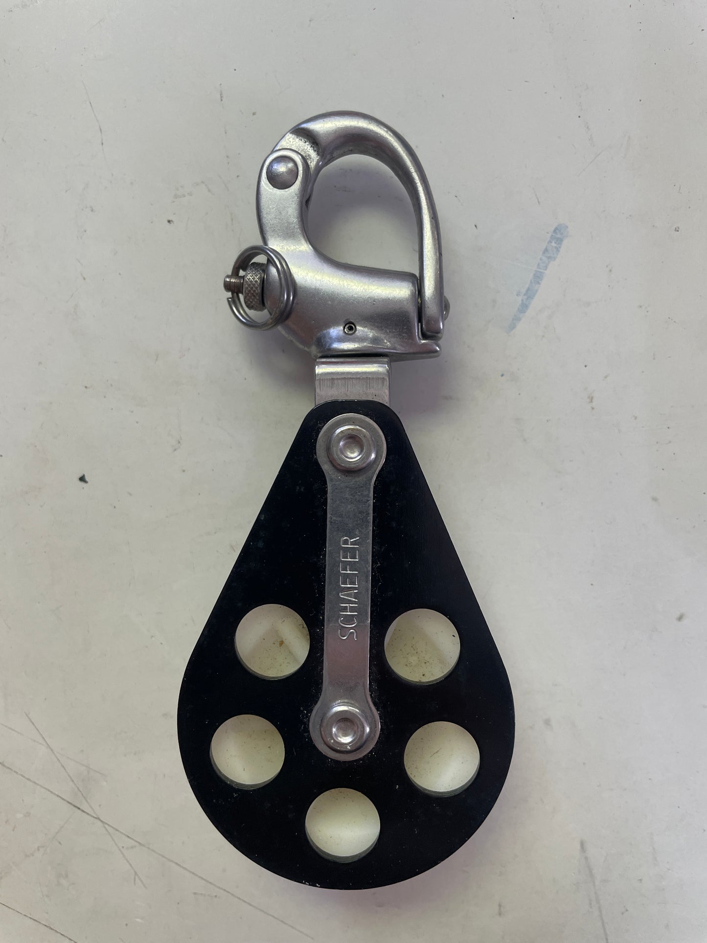 Schaefer 2” Single Swivel Block with Attached Shackle- 7/16” Line